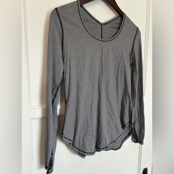 Lululemon Yogini 5 Year Long Sleeve TeeTonka Stripe Black White - Picture 2 of 7